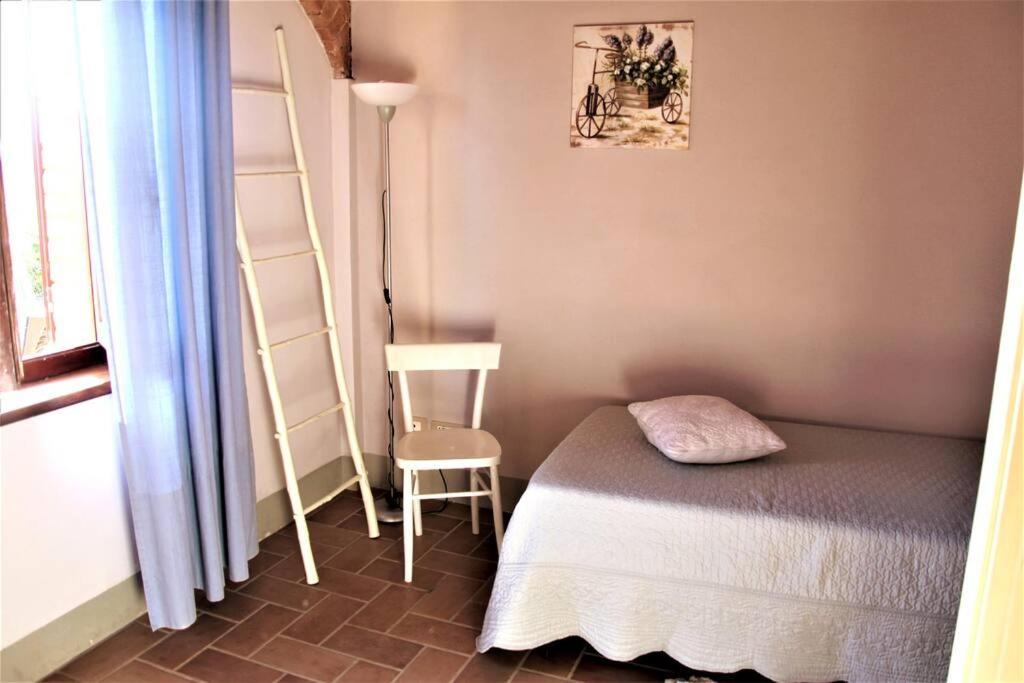 Appartamento CASALE e GIARDINO a 10 minuti da SIENA Sovicille Esterno foto